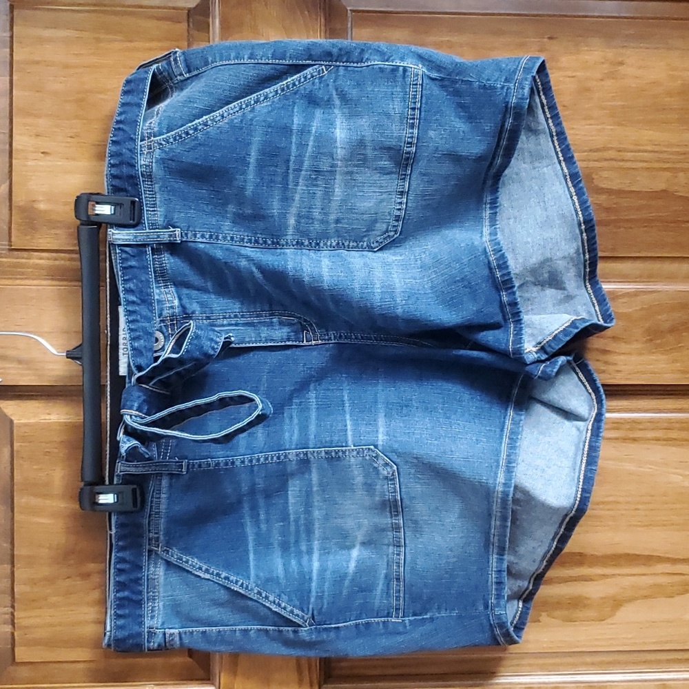 NWOT Torrid Tie Waist Jean Shorts Size 24W